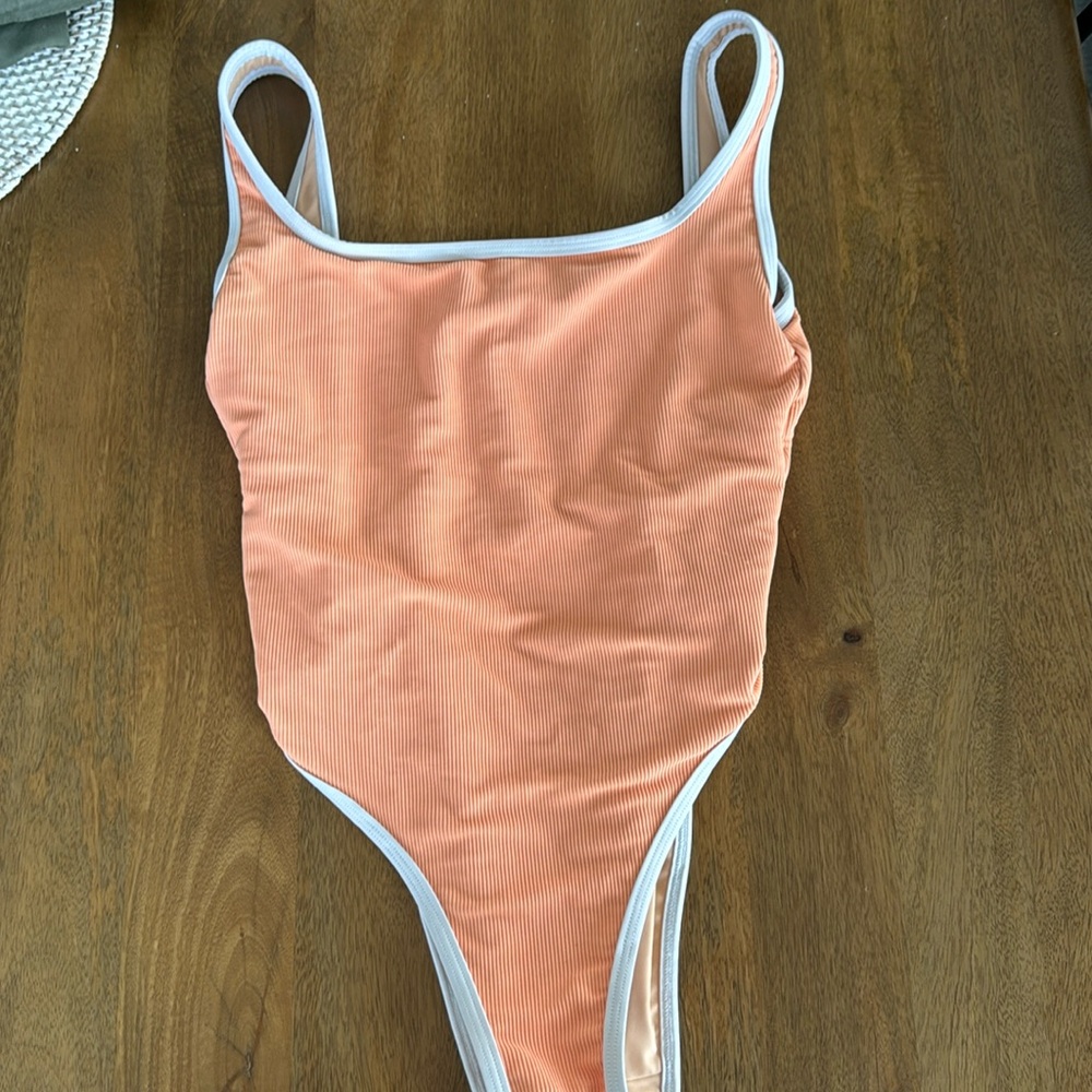 Lain Snow one piece swim